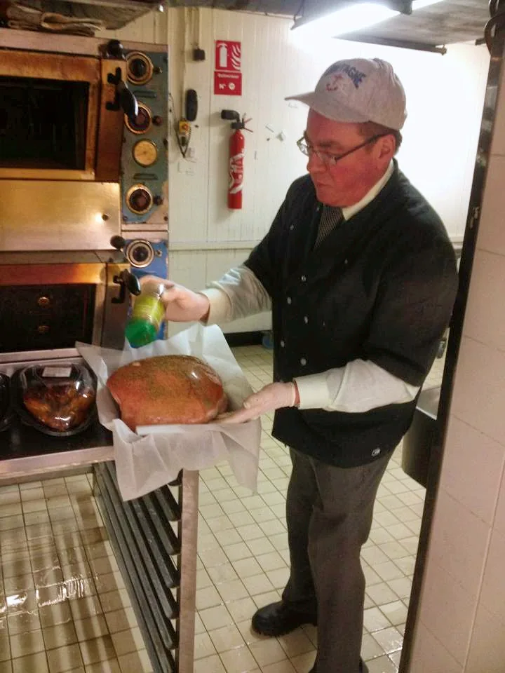 Jambon à l'os rôti à la broche